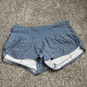 Lululemon speed shorts size 6 Mid Rise